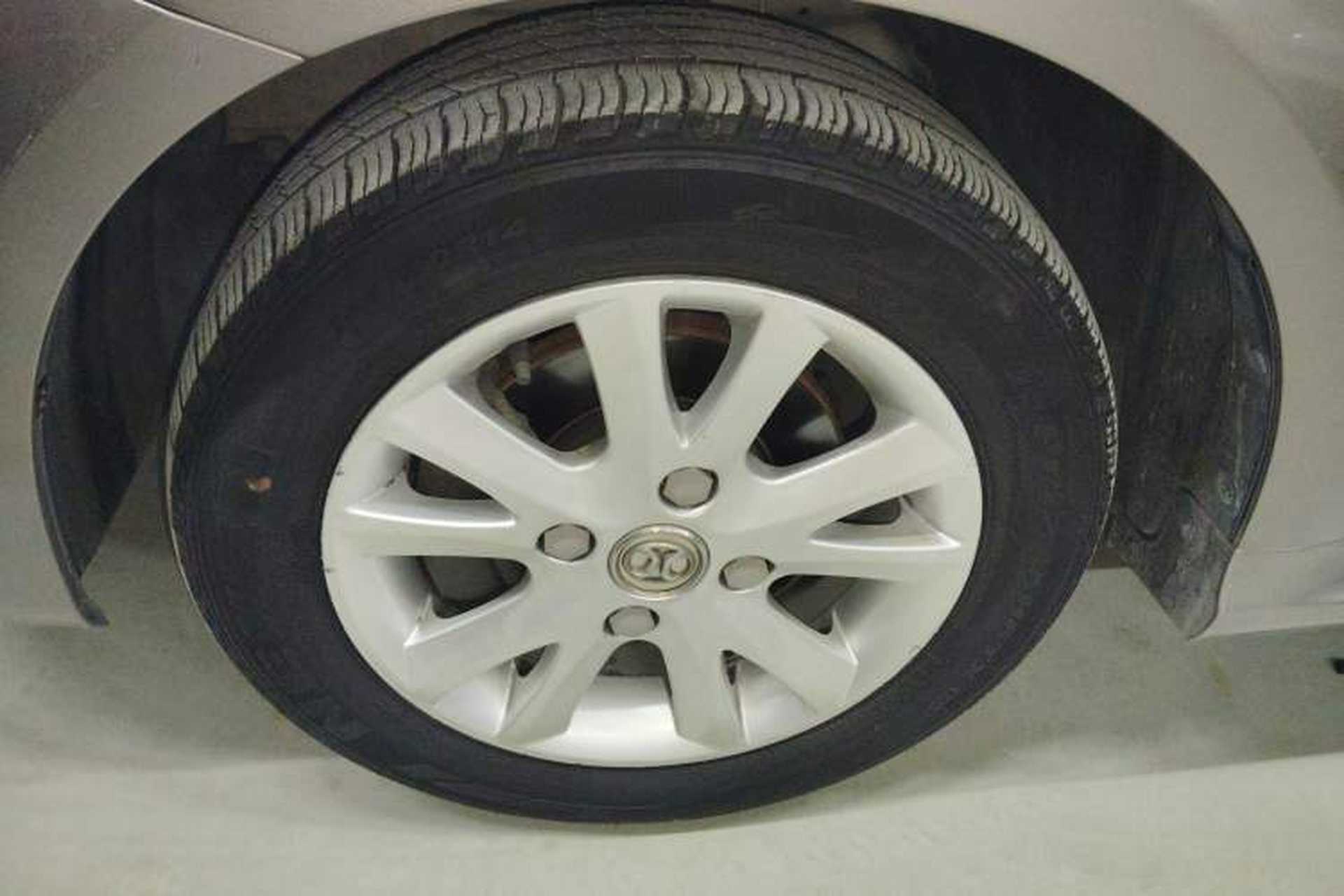Used BAIC E Series 2013 Sedan 1.5L Manual Lotte Edition Left Front Wheel Hub