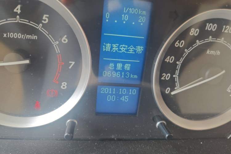 Used BAIC E Series 2013 Sedan 1.3L Manual Lotte Edition Odometer Close Up