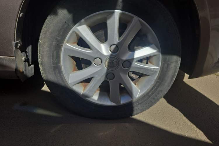 Used BAIC E Series 2013 Sedan 1.5L Manual Lotte Edition Right Front Wheel Hub
