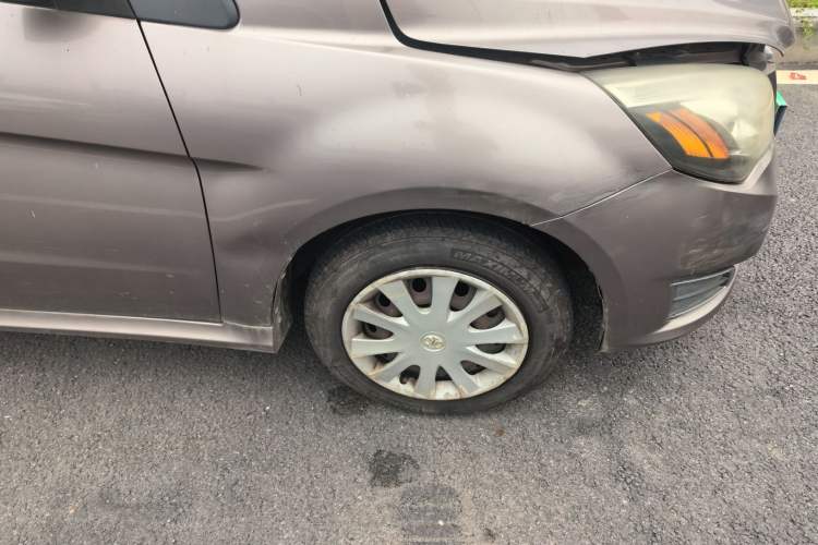 Used BAIC E Series 2013 Sedan 1.3L Manual Special Offer Edition Right Front Wheel Hub
