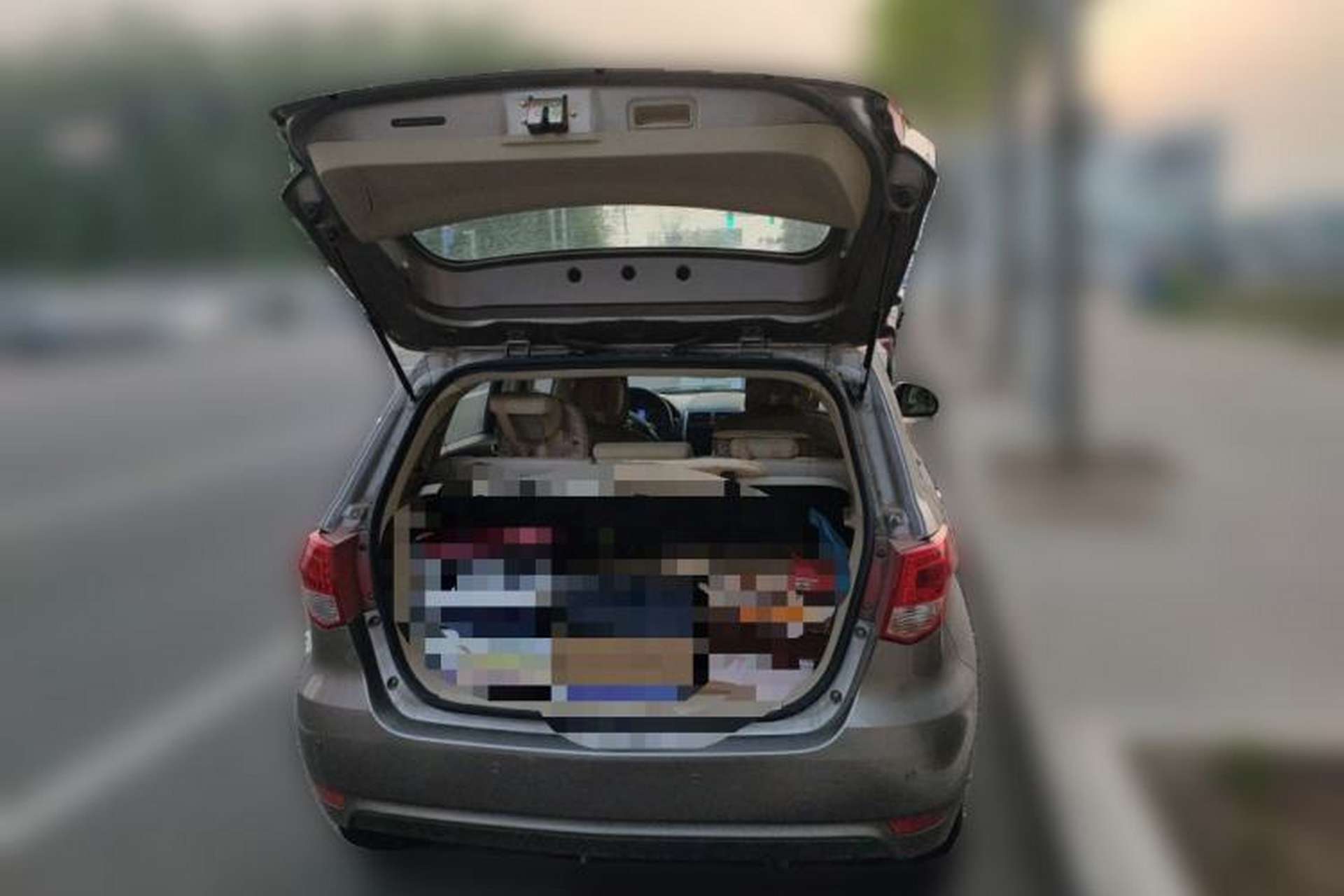 Used BAIC E Series 2013 Hatchback 1.5L Automatic Lotte Edition Trunk
