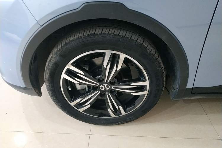 Used BAIC New Energy Beijing EX3 2019 R600 Jingshang Edition Left Front Wheel Hub