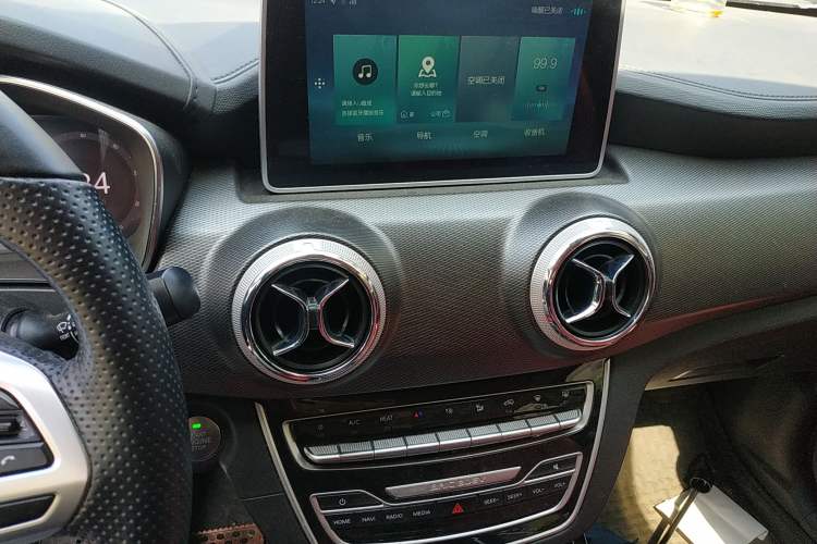 Used BAIC New Energy Beijing EX5 2019 Yuefeng Edition Audio And AC Panel