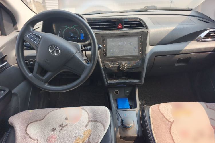 Used BAIC New Energy EC 2017 EC180 Elegant Edition Center Console