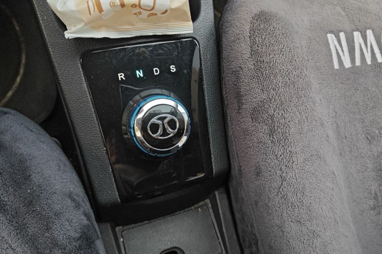 Used BAIC New Energy EC 2017 EC180 Elegant Edition Gear Lever