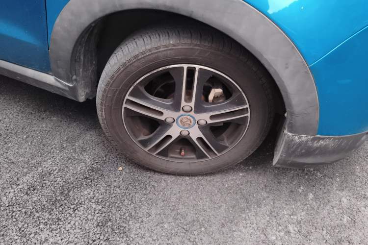 Used BAIC New Energy EC 2017 EC180 Elegant Edition Right Front Wheel Hub