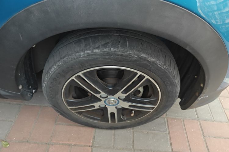 Used BAIC New Energy EC 2017 EC180 Elegant Edition Right Front Wheel Hub