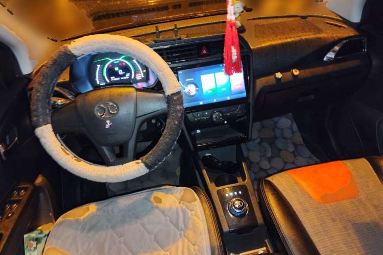 Used BAIC New Energy EC 2017 EC180 Dynamic Edition Center Console