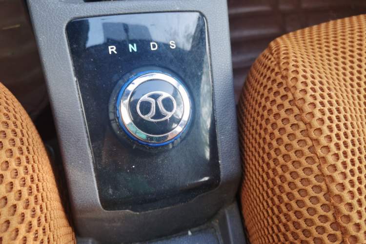 Used BAIC New Energy EC 2017 EC180 Elegant Edition Gear Lever