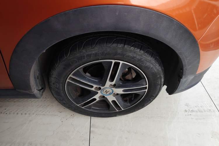 Used BAIC New Energy EC 2017 EC180 Elegant Edition Right Front Wheel Hub