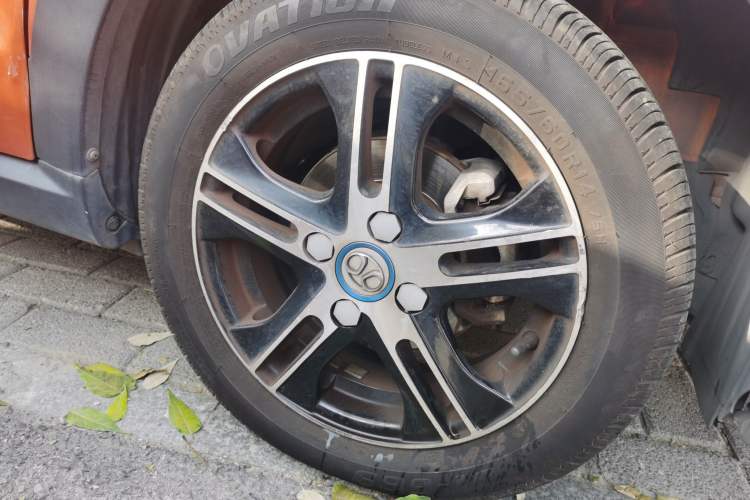 Used BAIC New Energy EC 2017 EC180 Elegant Edition Right Front Wheel Hub