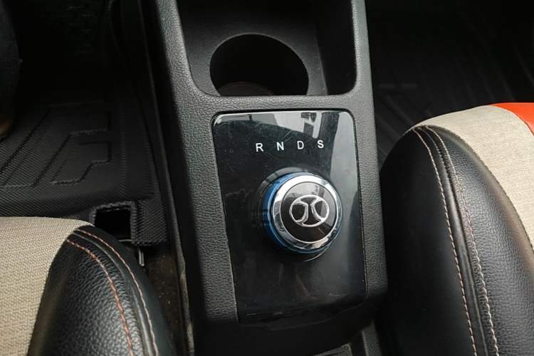 Used BAIC New Energy EC 2017 EC180 Dynamic Edition Gear Lever