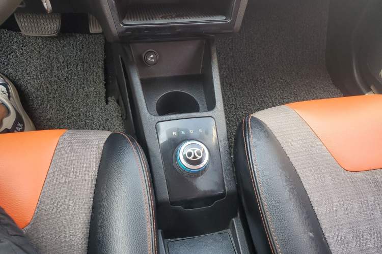 Used BAIC New Energy EC 2017 EC180 Dynamic Edition Gear Lever
