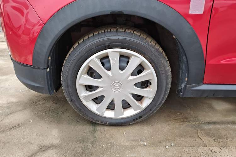 Used BAIC New Energy EC 2017 EC180 Dynamic Edition Left Front Wheel Hub