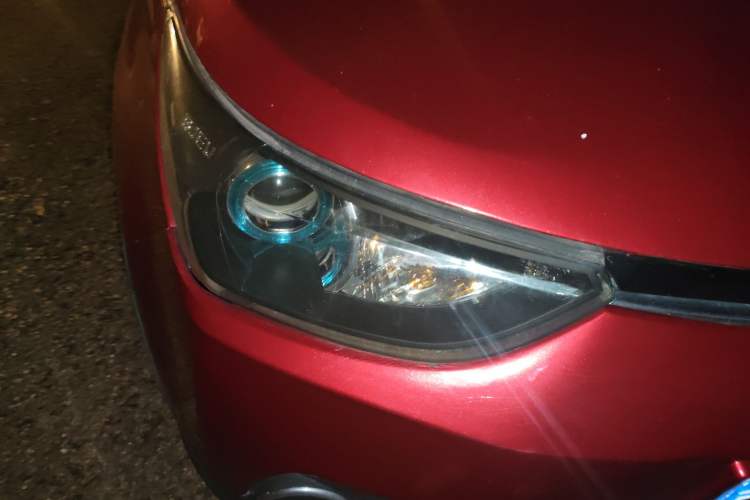Used BAIC New Energy EC 2017 EC180 Elegant Edition Right Front Headlight