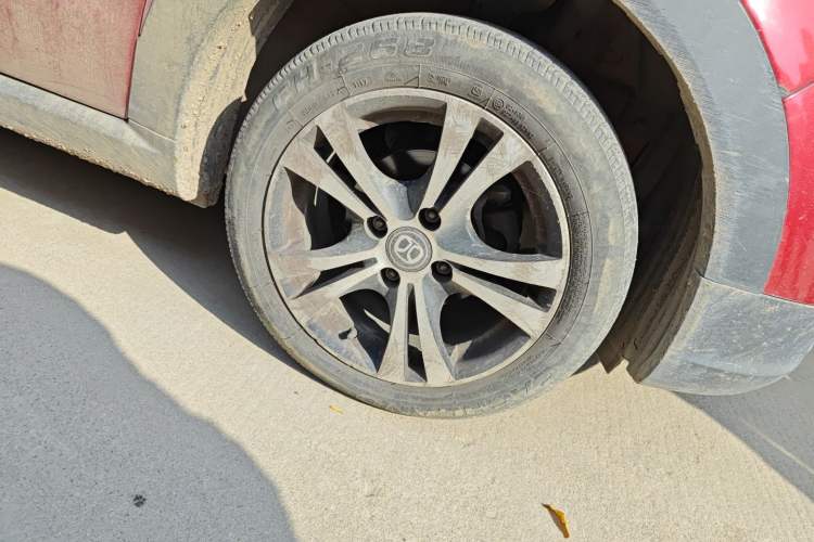 Used BAIC New Energy EC 2017 EC180 Dynamic Edition Right Front Wheel Hub