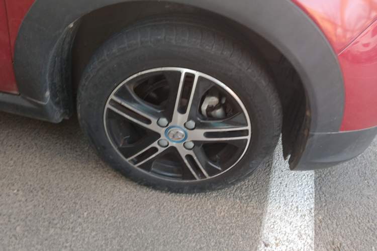 Used BAIC New Energy EC 2017 EC180 Elegant Edition Right Front Wheel Hub