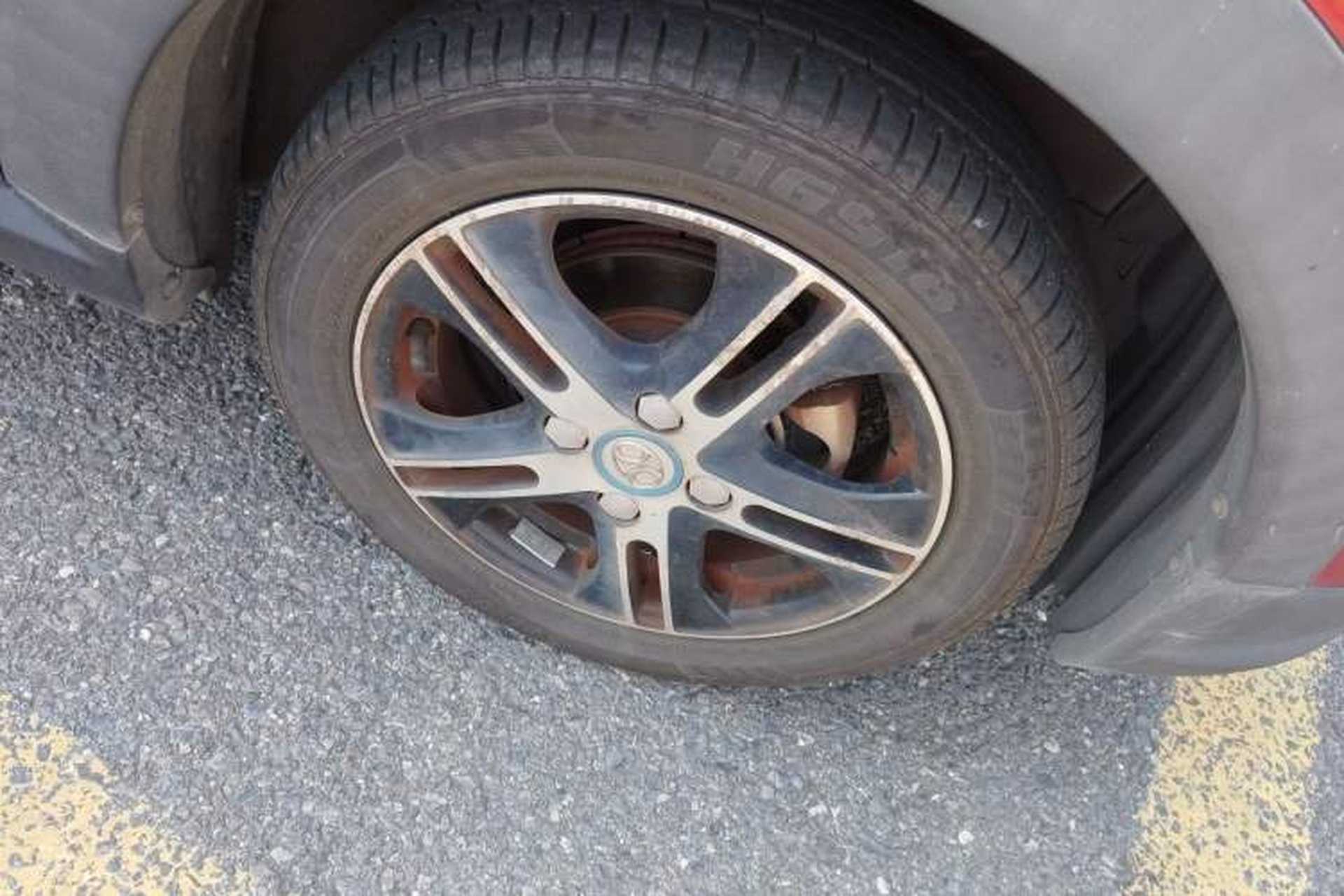 Used BAIC New Energy EC 2017 EC180 Elegant Edition Right Front Wheel Hub
