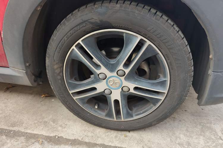 Used BAIC New Energy EC 2017 EC180 Elegant Edition Right Front Wheel Hub