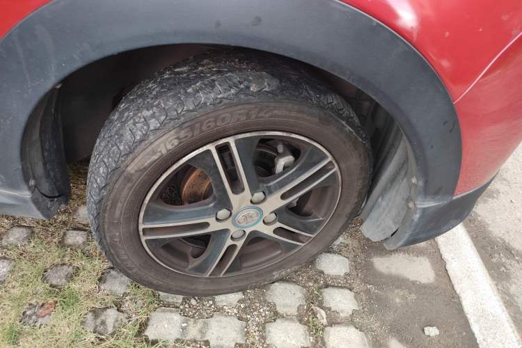 Used BAIC New Energy EC 2017 EC200 Elegant Edition Right Front Wheel Hub