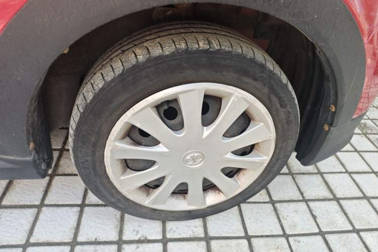 Used BAIC New Energy EC 2017 EC180 Dynamic Edition Right Front Wheel Hub