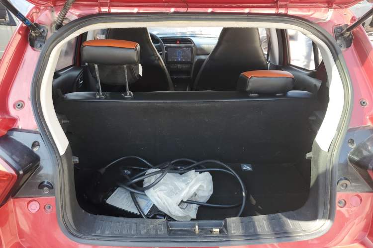 Used BAIC New Energy EC 2017 EC180 Dynamic Edition Trunk