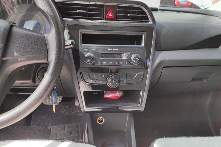 Used BAIC New Energy EC 2017 EC200 Dynamic Edition Audio And AC Panel
