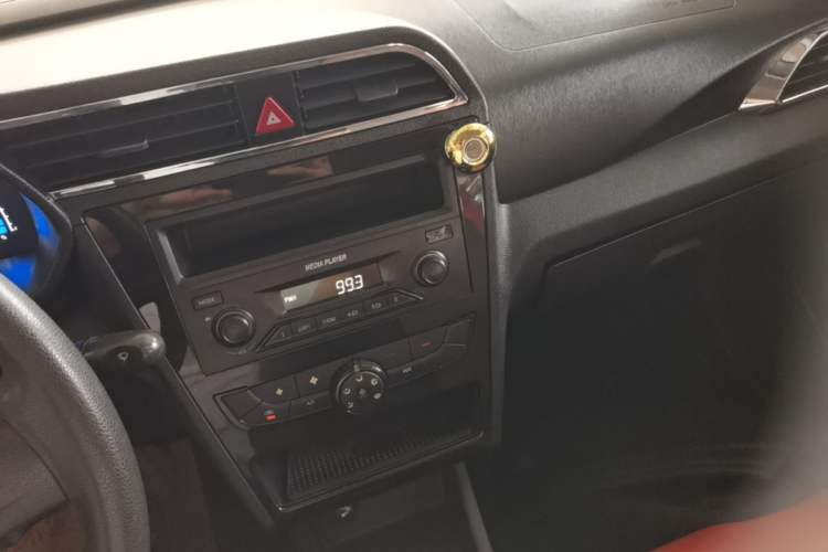 Used BAIC New Energy EC 2017 EC180 Dynamic Edition Audio And AC Panel