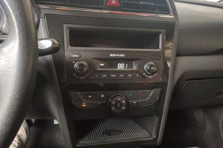 Used BAIC New Energy EC 2017 EC180 Dynamic Edition Audio And AC Panel