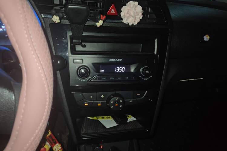 Used BAIC New Energy EC 2017 EC180 Dynamic Edition Audio And AC Panel