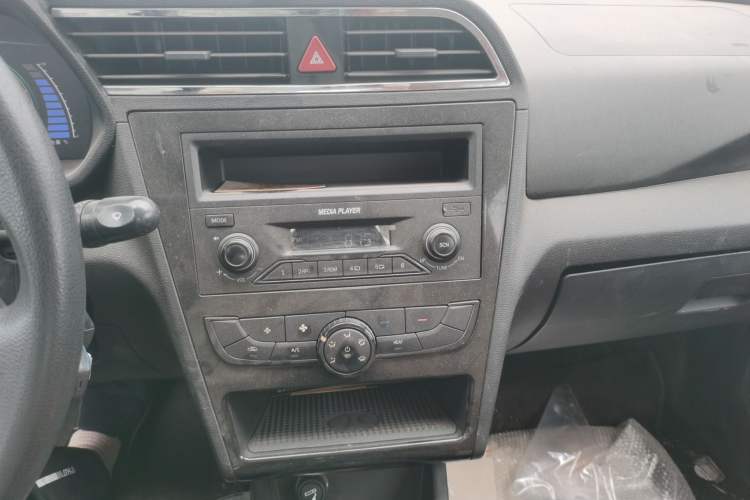 Used BAIC New Energy EC 2017 EC180 Dynamic Edition Audio And AC Panel