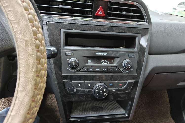 Used BAIC New Energy EC 2017 EC200 Dynamic Edition Audio And AC Panel
