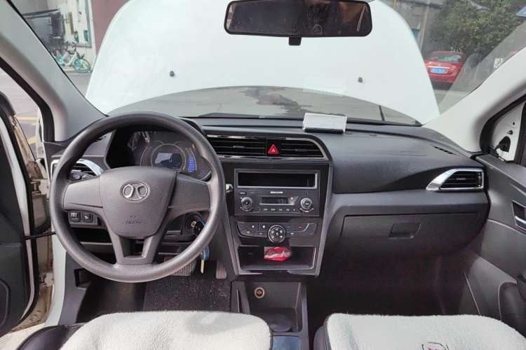Used BAIC New Energy EC 2017 EC200 Dynamic Edition Center Console