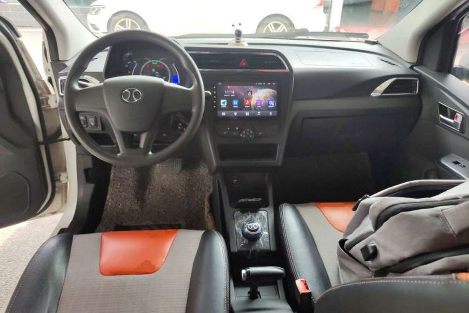 Used BAIC New Energy EC 2017 EC180 Dynamic Edition Center Console