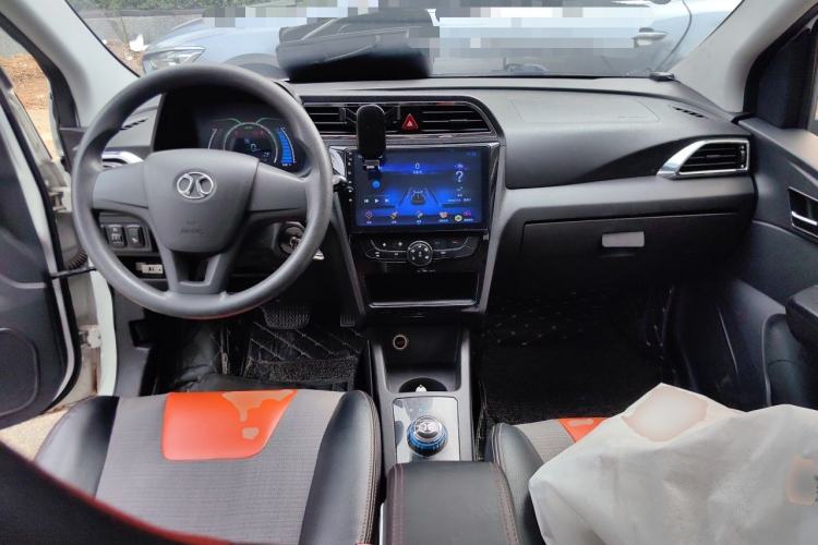 Used BAIC New Energy EC 2017 EC180 Dynamic Edition Center Console