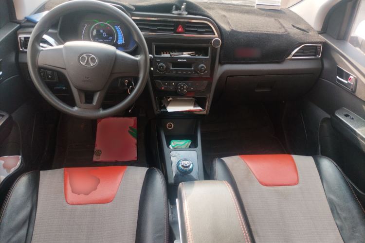 Used BAIC New Energy EC 2017 EC180 Dynamic Edition Center Console