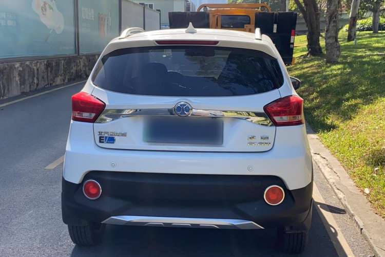 Used BAIC New Energy EC 2017 EC200 Elegant Edition Exterior 4