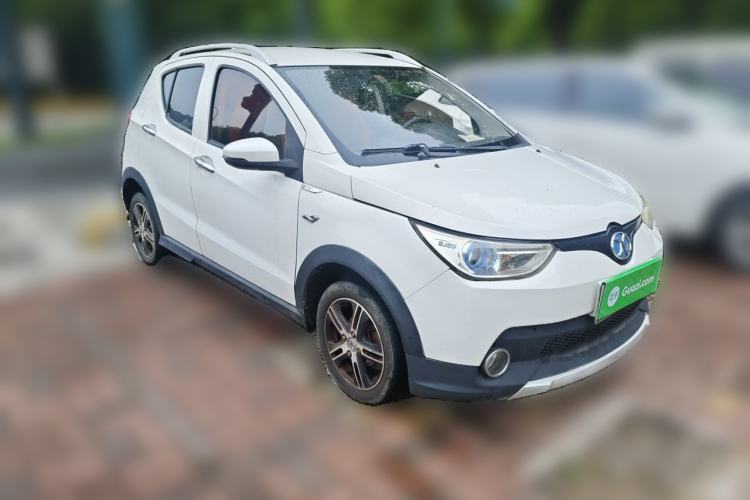 Used BAIC New Energy EC 2017 EC200 Dynamic Edition Front Right 45 Deg