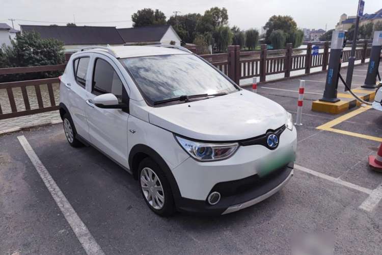 Used BAIC New Energy EC 2017 EC200 Dynamic Edition Front Right 45 Deg