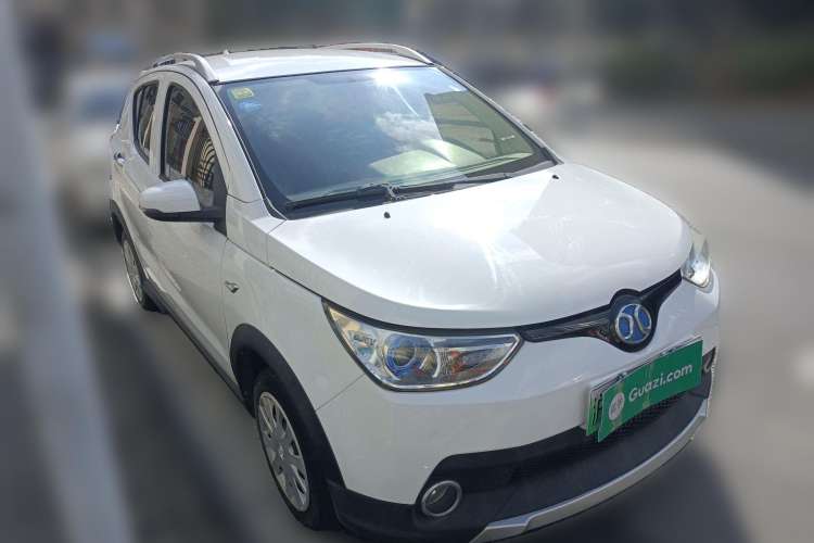 Used BAIC New Energy EC 2017 EC200 Dynamic Edition Front Right 45 Deg