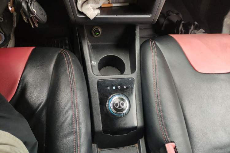 Used BAIC New Energy EC 2017 EC180 Dynamic Edition Gear Lever
