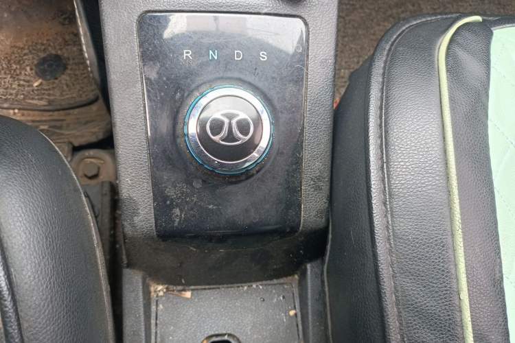 Used BAIC New Energy EC 2017 EC180 Dynamic Edition Gear Lever