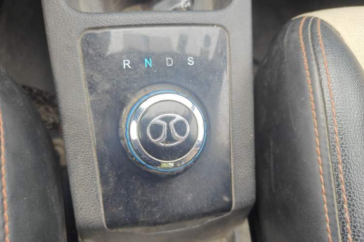 Used BAIC New Energy EC 2017 EC180 Dynamic Edition Gear Lever