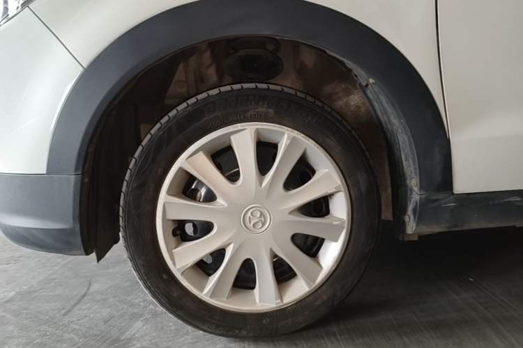 Used BAIC New Energy EC 2017 EC180 Dynamic Edition Left Front Wheel Hub