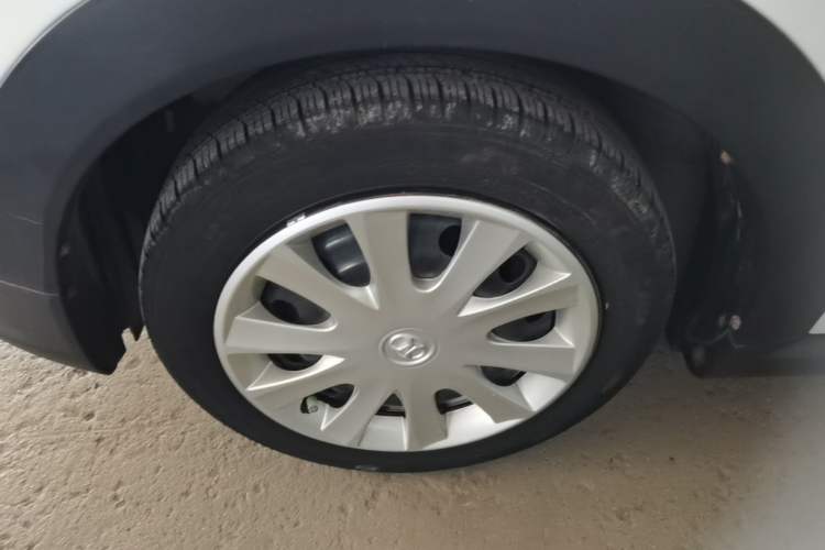 Used BAIC New Energy EC 2017 EC180 Dynamic Edition Left Front Wheel Hub