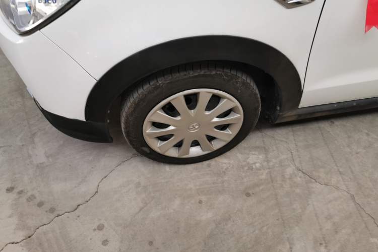 Used BAIC New Energy EC 2017 EC180 Dynamic Edition Left Front Wheel Hub