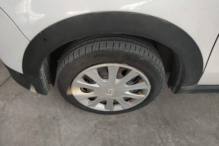 Used BAIC New Energy EC 2017 EC180 Dynamic Edition Left Front Wheel Hub