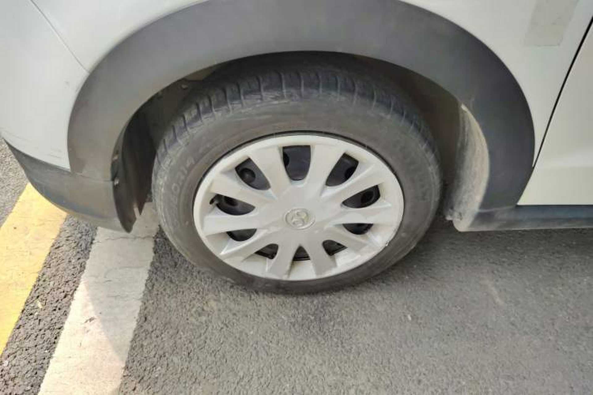 Used BAIC New Energy EC 2017 EC180 Dynamic Edition Left Front Wheel Hub