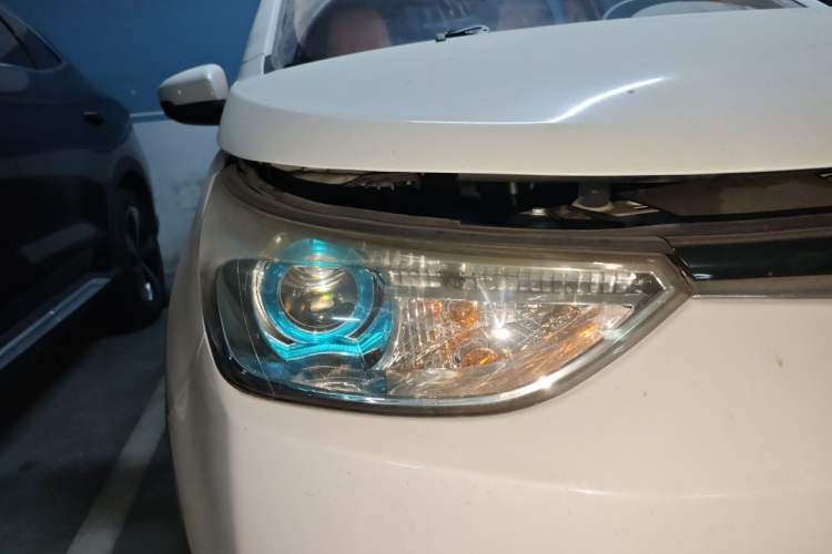 Used BAIC New Energy EC 2017 EC180 Dynamic Edition Right Front Headlight