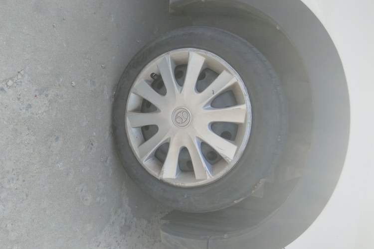 Used BAIC New Energy EC 2017 EC180 Dynamic Edition Right Front Wheel Hub